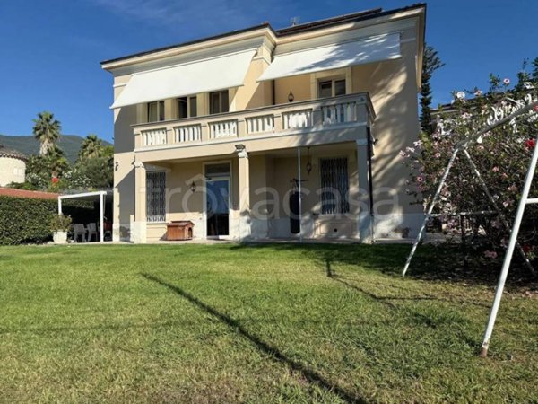 casa indipendente in vendita a Sanremo