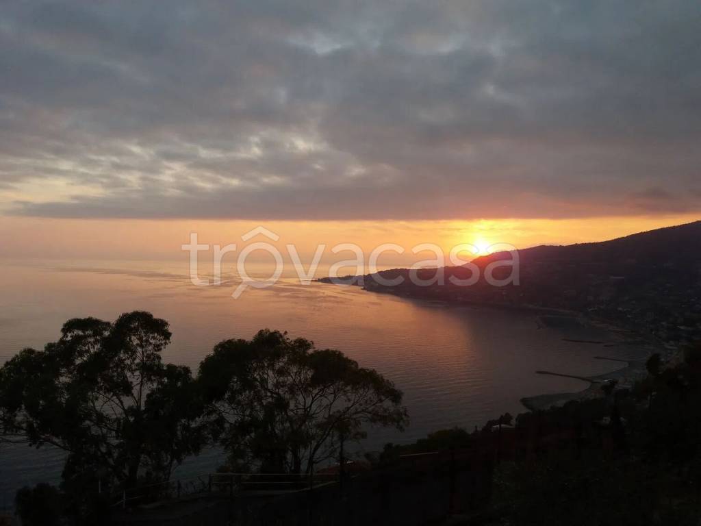 casa indipendente in vendita a Sanremo