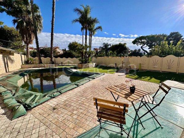 casa indipendente in vendita a Sanremo