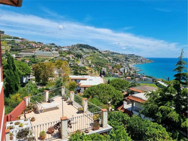 casa indipendente in vendita a Sanremo