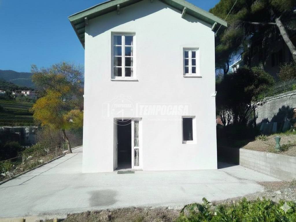 casa indipendente in vendita a Sanremo
