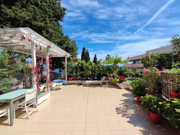 appartamento in vendita a Sanremo in zona Coldirodi