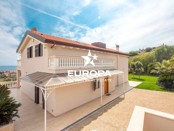casa indipendente in vendita a Sanremo