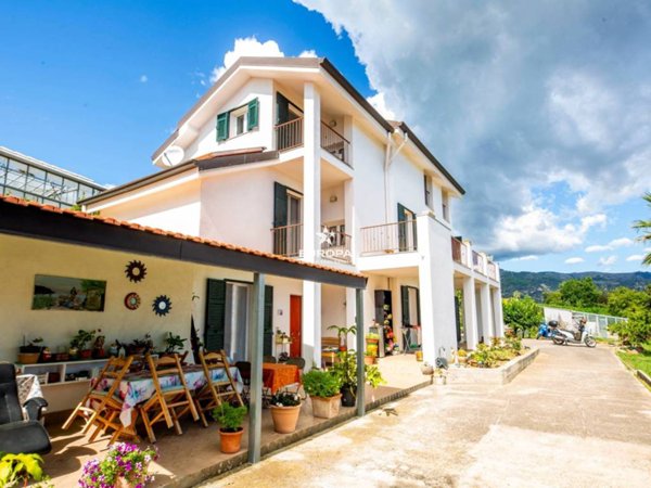 casa indipendente in vendita a Sanremo