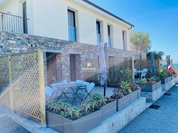 casa indipendente in vendita a Sanremo