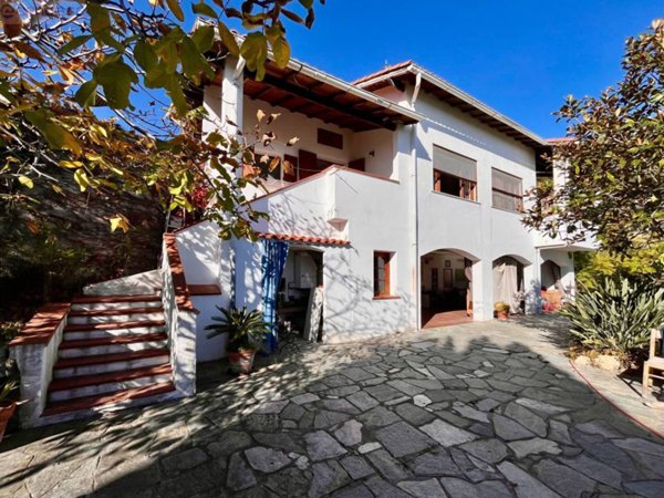 casa indipendente in vendita a Sanremo