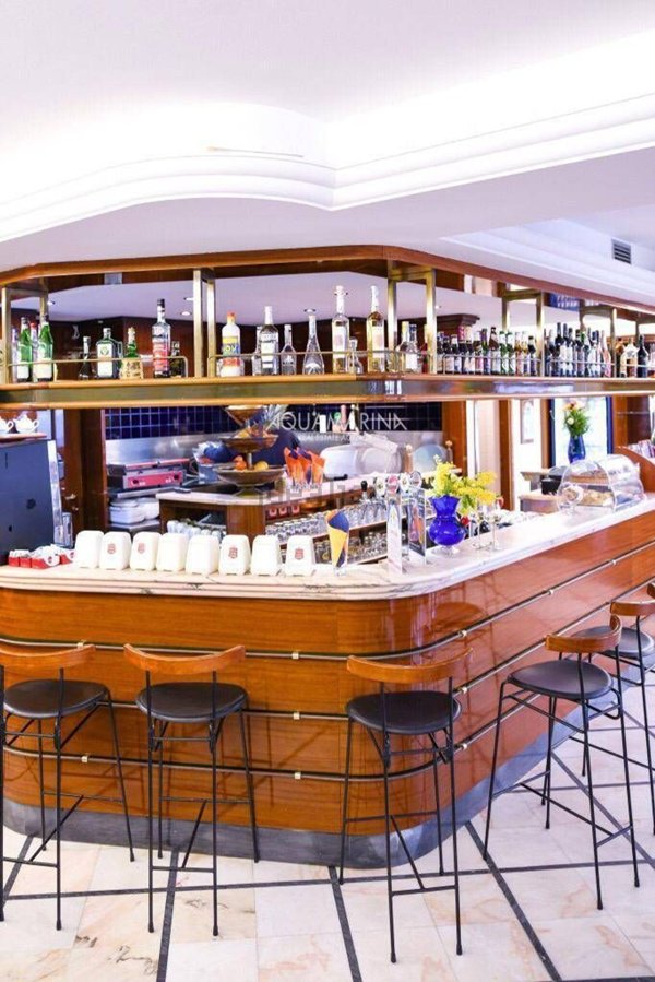 locale commerciale in vendita a Sanremo