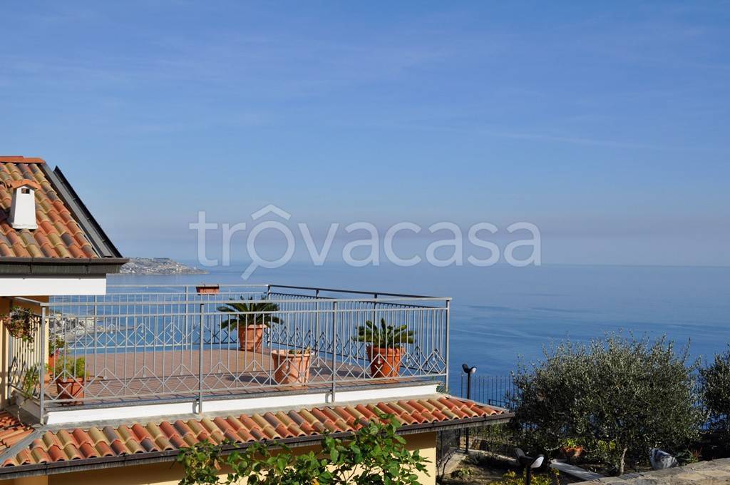 casa indipendente in vendita a Sanremo