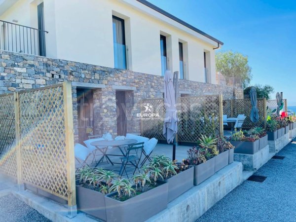 casa indipendente in vendita a Sanremo