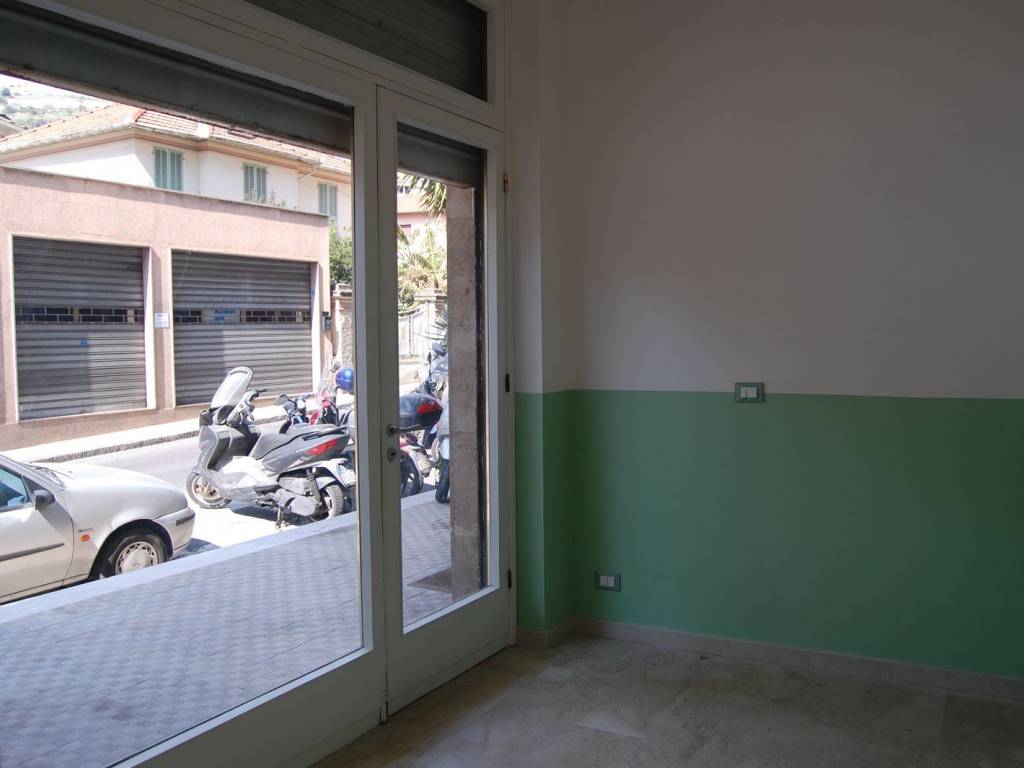 negozio in vendita a Sanremo
