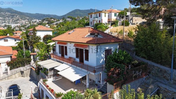 casa indipendente in vendita a Sanremo
