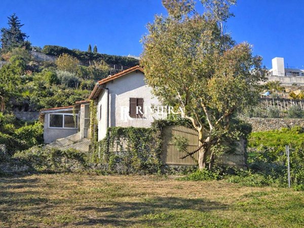casa indipendente in vendita a Sanremo in zona Poggio