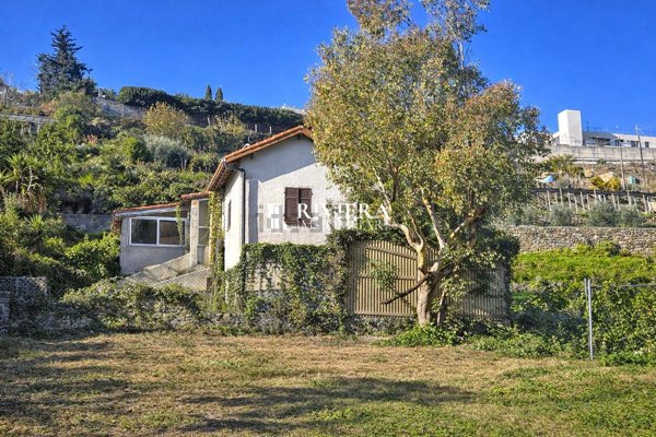 casa indipendente in vendita a Sanremo in zona Poggio