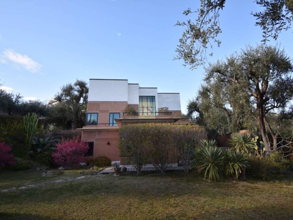 casa indipendente in vendita a Sanremo