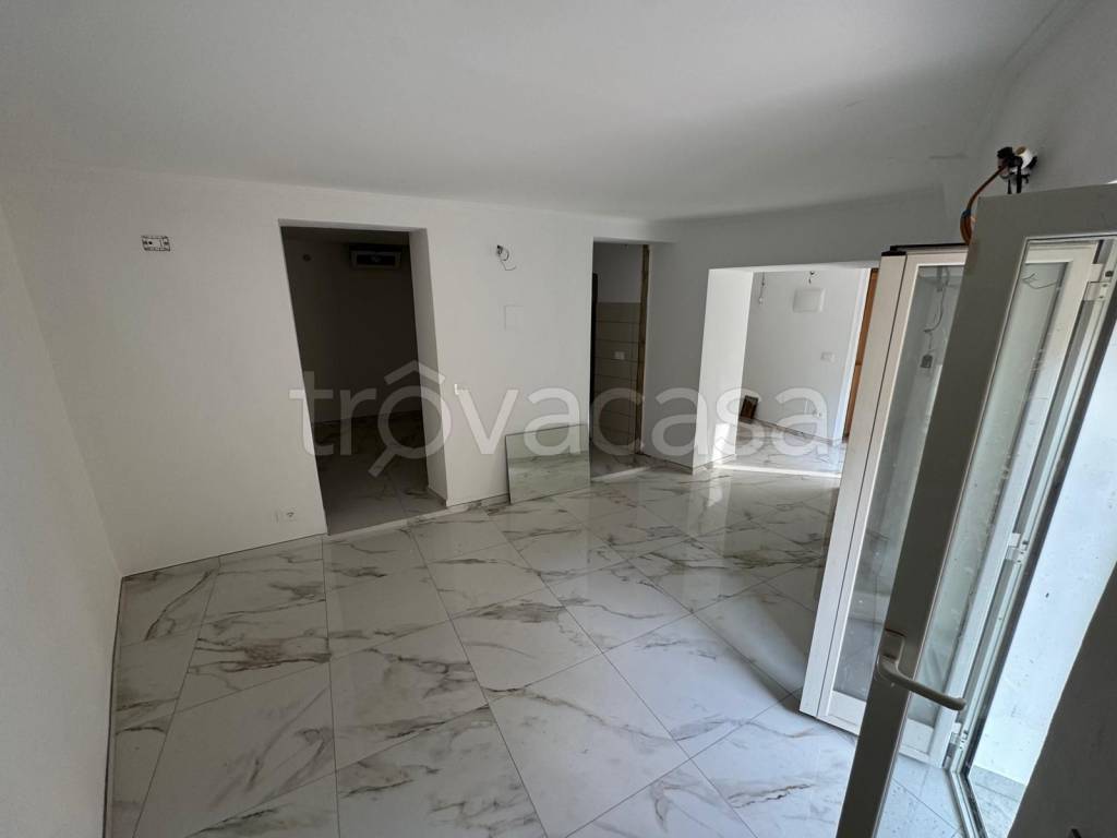 locale commerciale in vendita a Sanremo