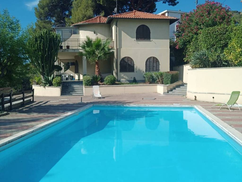 appartamento in vendita a Sanremo in zona Bussana