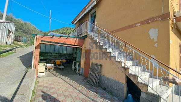 casa indipendente in vendita a Sanremo in zona Bussana