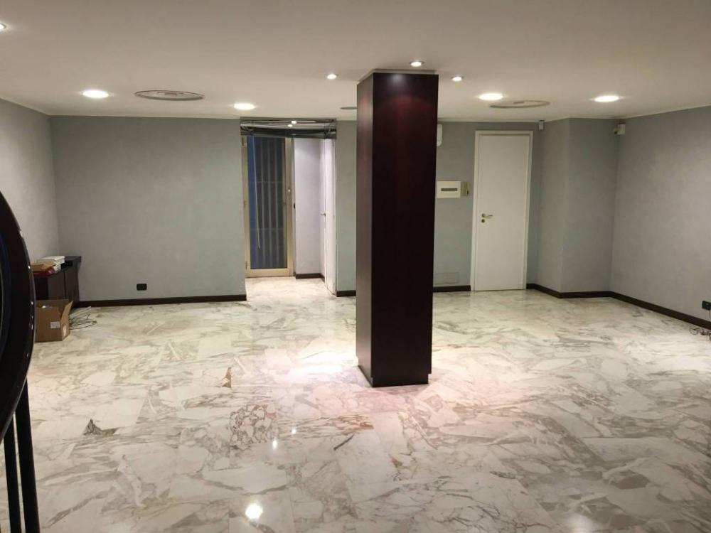 negozio in vendita a Sanremo