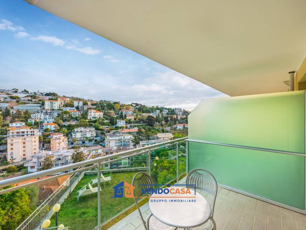 appartamento in vendita a Sanremo in zona Coldirodi