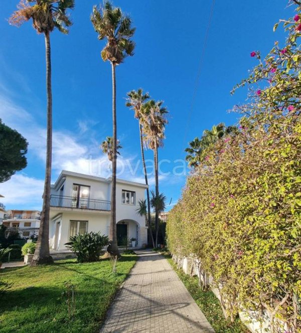 casa indipendente in vendita a Sanremo