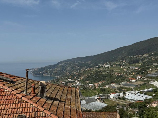 appartamento in vendita a Sanremo in zona Coldirodi