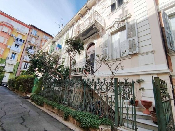 casa indipendente in vendita a Sanremo