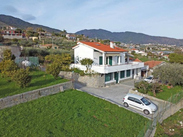 casa indipendente in vendita a Sanremo in zona Coldirodi