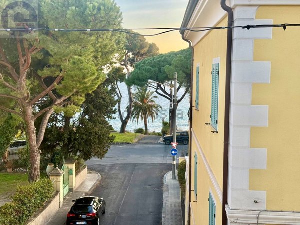 appartamento in vendita a Sanremo in zona Bussana