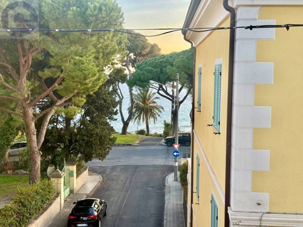 appartamento in vendita a Sanremo in zona Bussana