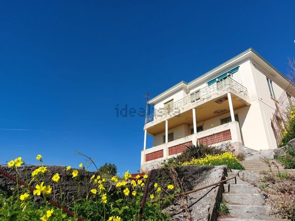 casa indipendente in vendita a Sanremo in zona Poggio