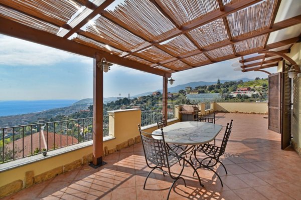 casa indipendente in vendita a Sanremo