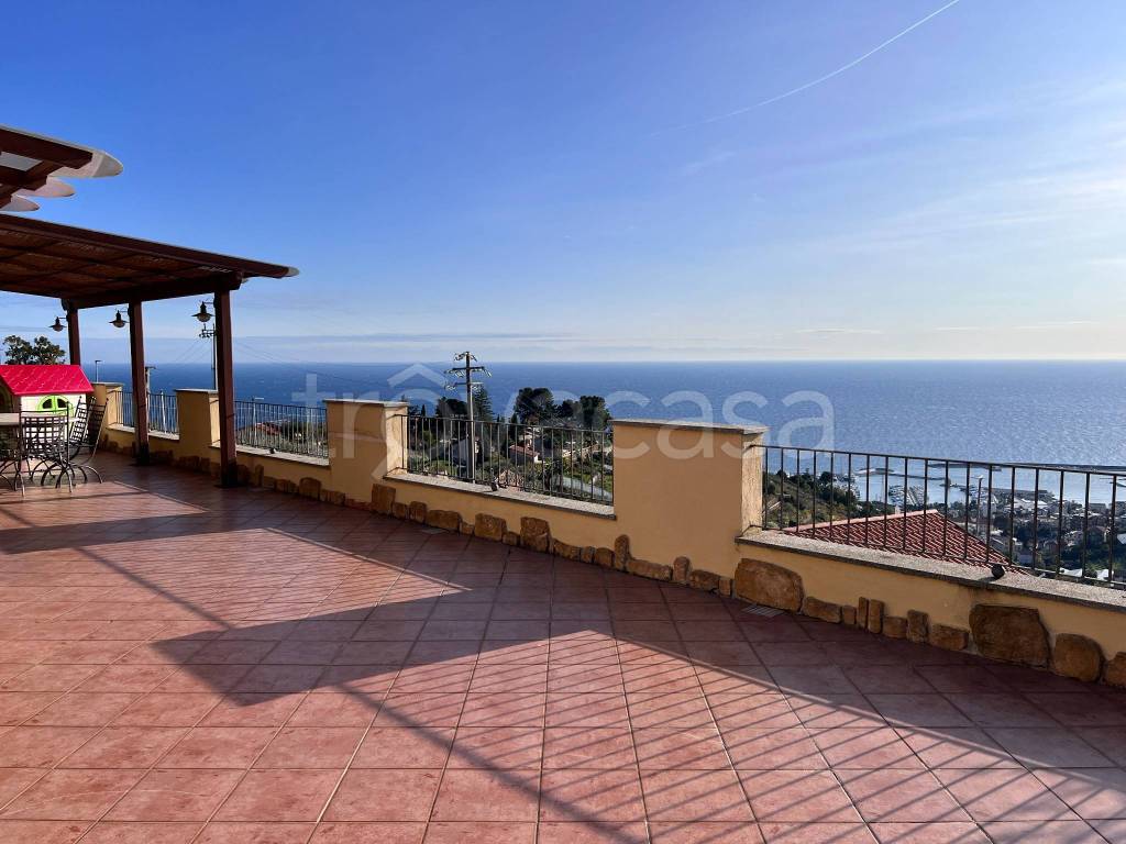 casa indipendente in vendita a Sanremo