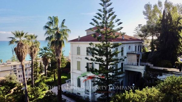 casa indipendente in vendita a Sanremo