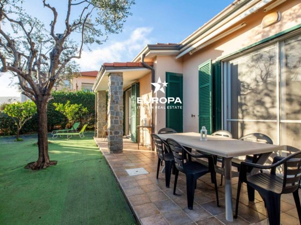 casa indipendente in vendita a Sanremo