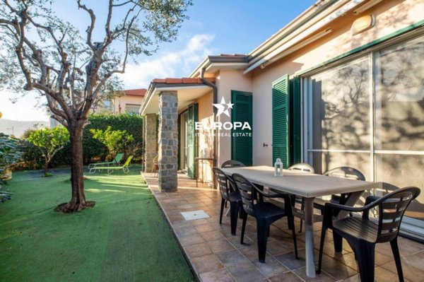casa indipendente in vendita a Sanremo