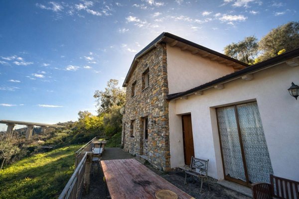 casa indipendente in vendita a Sanremo