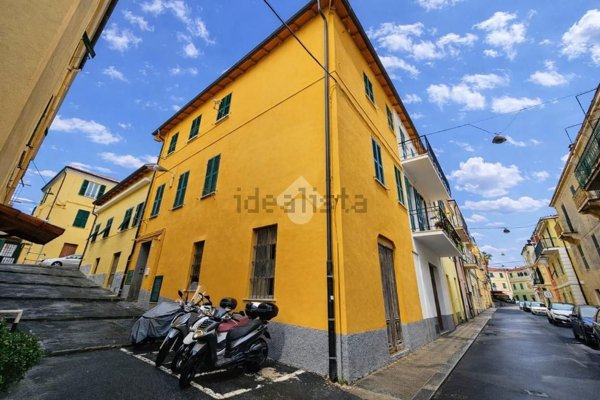 appartamento in vendita a Sanremo in zona Bussana