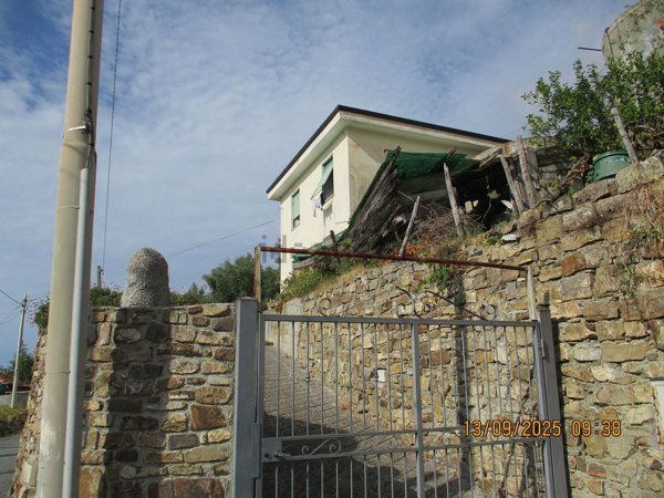 casa indipendente in vendita a Sanremo