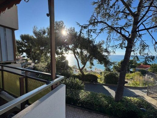 appartamento in vendita a Sanremo in zona Poggio