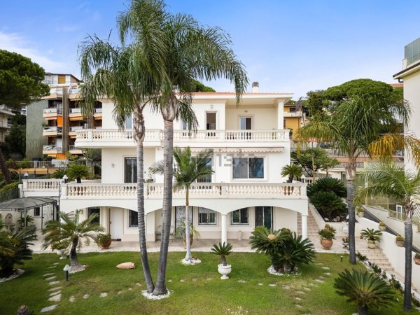 casa indipendente in vendita a Sanremo