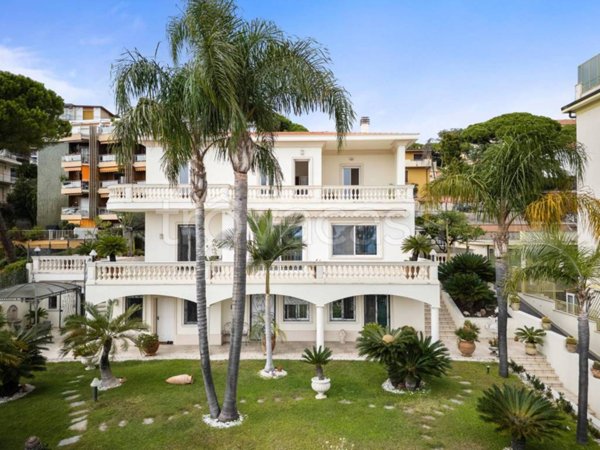 casa indipendente in vendita a Sanremo