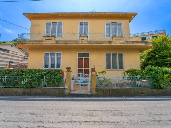 casa indipendente in vendita a Sanremo in zona Poggio