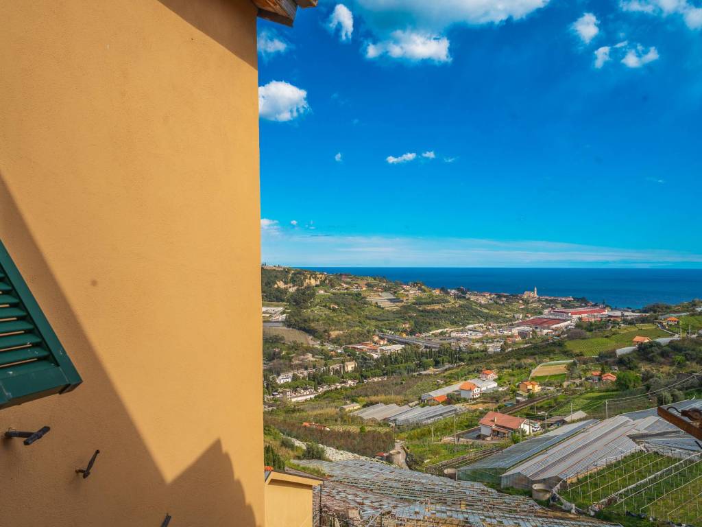 appartamento in vendita a Sanremo in zona Poggio