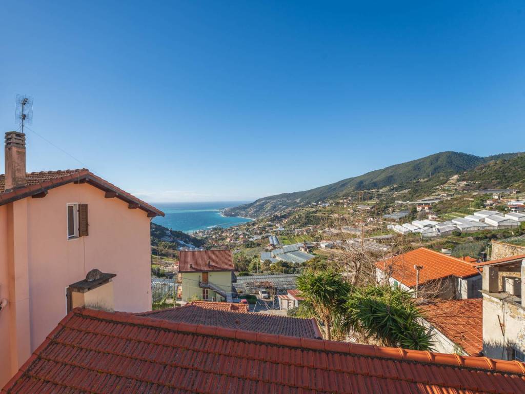 appartamento in vendita a Sanremo in zona Coldirodi