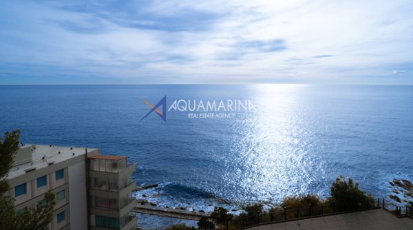 locale commerciale in vendita a Sanremo