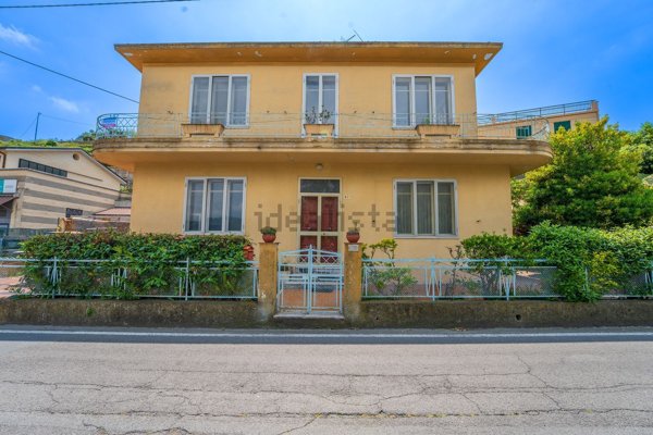 casa indipendente in vendita a Sanremo in zona Poggio