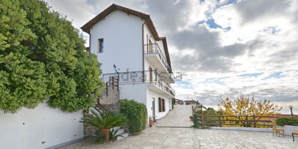 casa indipendente in vendita a Sanremo