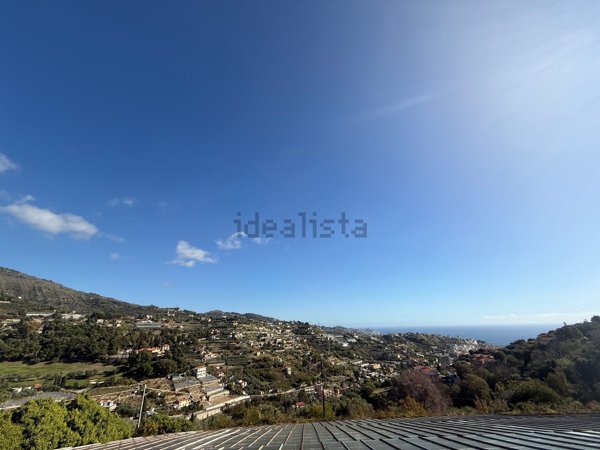 casa indipendente in vendita a Sanremo