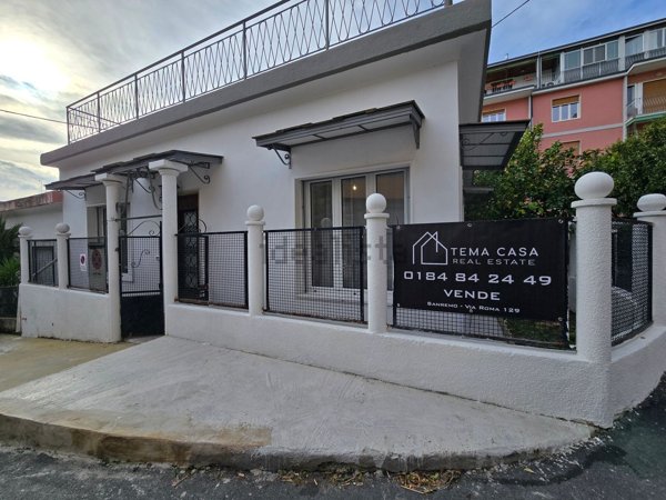 casa indipendente in vendita a Sanremo in zona Coldirodi
