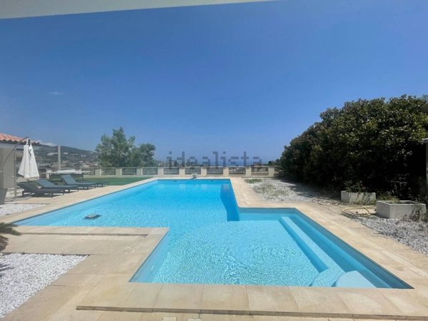 casa indipendente in vendita a Sanremo